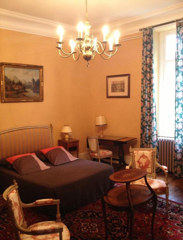 Chateau De Villars Villeneuve-sur-Allier 객실 사진